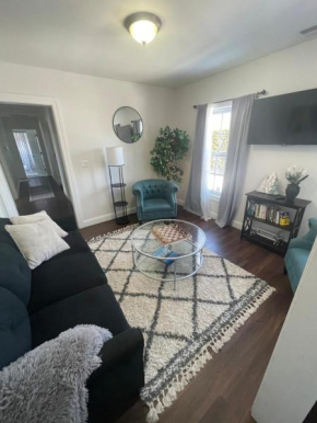 Sunny & Spacious 3BR, close to Worcester!